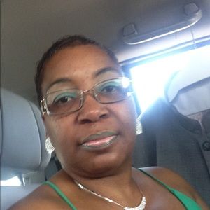 Meet your Posher, Deanna